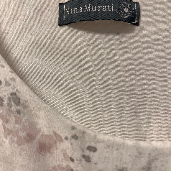 New Without Tag Made in Italy Beautiful white and pink fabric-combined top - Picture 3 of 9